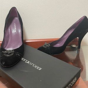 Very beautiful Italian shoes almost new  love them but need 1/2 size bigger